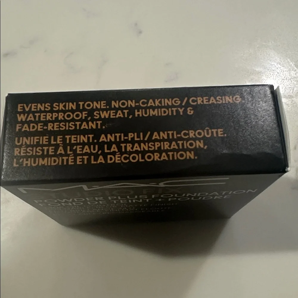 MAC Studio Fix Powder Plus Foundation C8